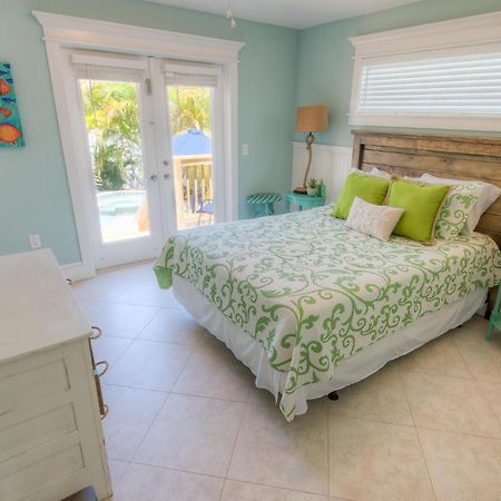 Key Lime Cottage Холмс Бийч Екстериор снимка